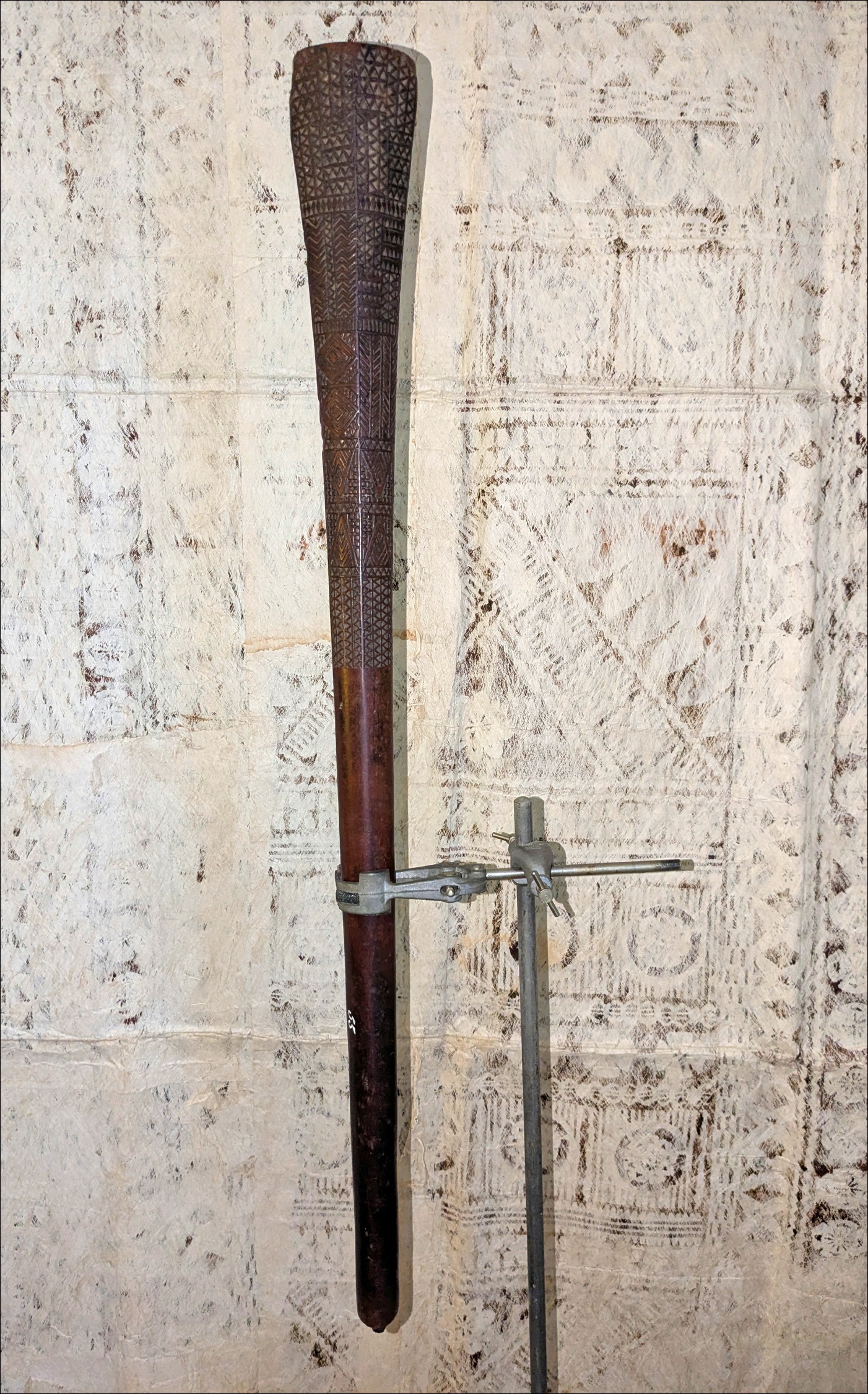 19th century Tongan club Akau tau, apa apai club, 19th century Polynesian art and weapons, Ethnographic antiques, artifacts and weapons, 19th century Tongan war club, 19th century Tongan art antiques and weapons, Tongan antique, 19th century Tongan artifact, Polynesian tribal art antiques and weapons gallery, Oceanic tribal art antiques and weapons gallery, ethnographic tribal art antiques and weapons gallery, 19ème siècle Tongan massue de guerre, looking to buy Tongan and Samoan tribal antiques art and weapons, buying Tongan and Samoan antiques, buying Tongan and Samoan clubs artifacts and weapons, buying Tongan and Samoan antiques