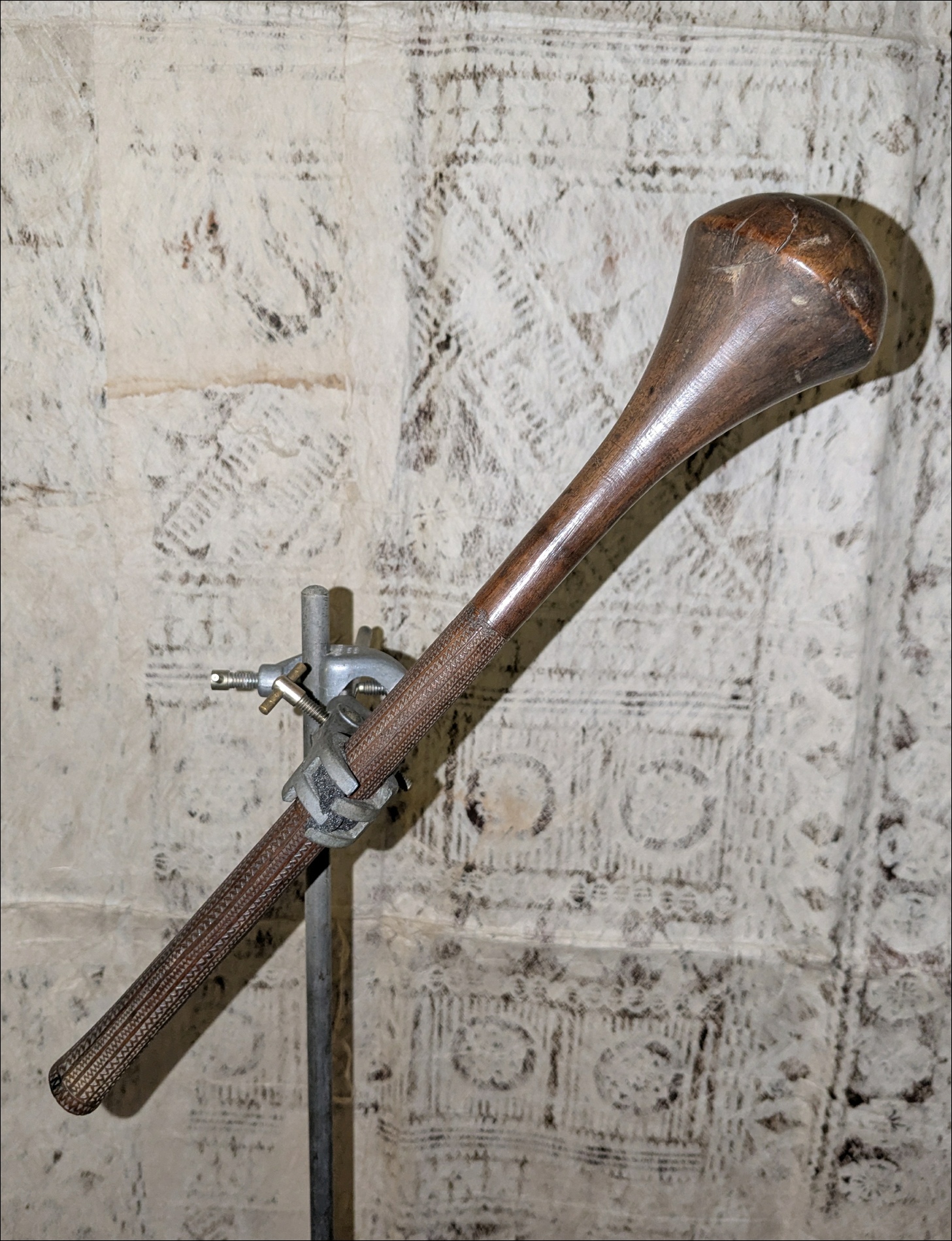 19th century Tongan throwing club, 19th century Tongan club Akau tau, apa apai club, 19th century Polynesian art and weapons, Ethnographic antiques, artifacts and weapons, 19th century Tongan war club, 19th century Tongan art antiques and weapons, Tongan antique, 19th century Tongan artifact, Polynesian tribal art antiques and weapons gallery, Oceanic tribal art antiques and weapons gallery, ethnographic tribal art antiques and weapons gallery, 19ème siècle Tongan massue de guerre, looking to buy Tongan and Samoan tribal antiques art and weapons, buying Tongan and Samoan antiques, buying Tongan and Samoan clubs artifacts and weapons, buying Tongan and Samoan antiques
