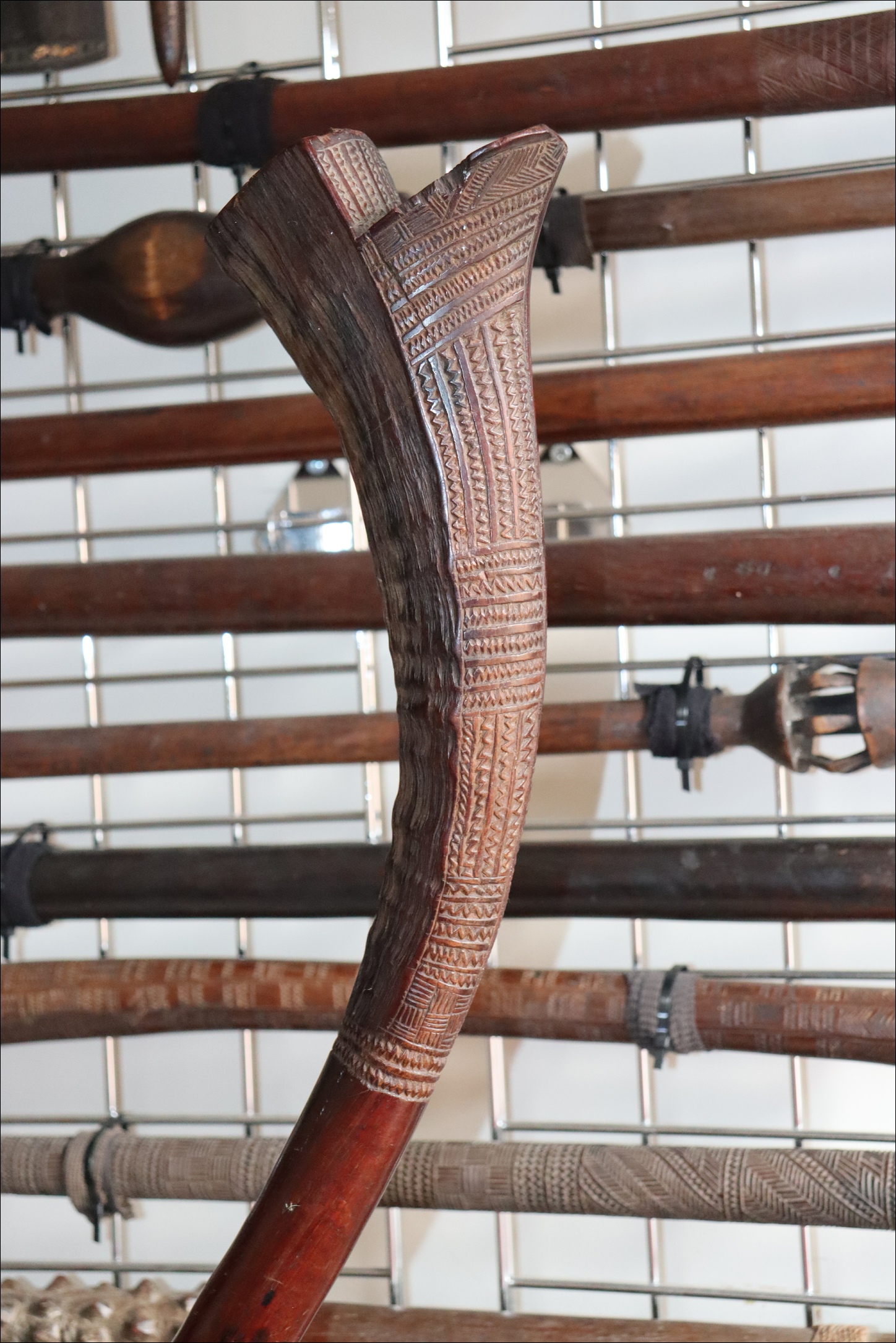 19th century Fijian gata club, 19th century Fijian antique, 19th century Fijian club, 19th century Fijian war club, Fijian weapon, Fijian artifact, Polynesian tribal art antiques and weapons gallery, Oceanic tribal art antiques and weapons gallery, ethnographic tribal art antiques and weapons gallery, 19ème siècle Fidji massue de guerre, looking to buy Fijian tribal antiques art and weapons, buying Fijian antiques, buying Fijian clubs artifacts and weapons, buying Fijian antiques